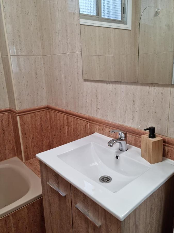 Acogedor, Con Garaje, Centrico. Appartement Comarca de Comarca de Vigo Buitenkant foto